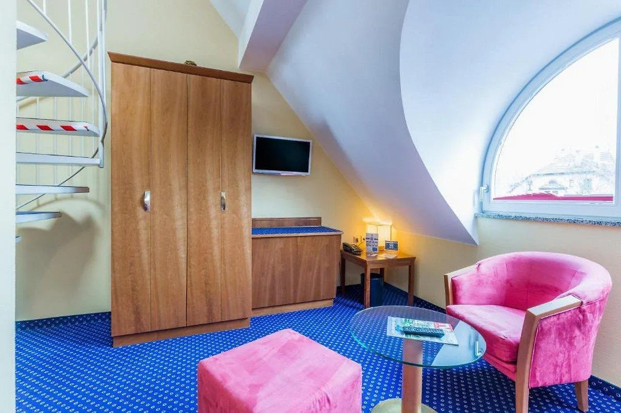 Hotel Am Schillerpark Esslingen am Neckar 3*,