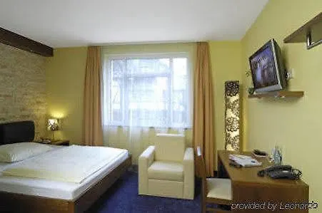 Hotel am Schillerpark Esslingen am Neckar 3*,