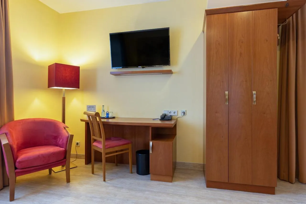 Hotel Am Schillerpark Esslingen am Neckar 3*,  Germany